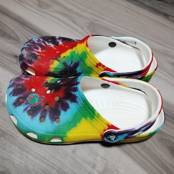 Crocs Tye Dye Size 8 - Picture 4 of 5
